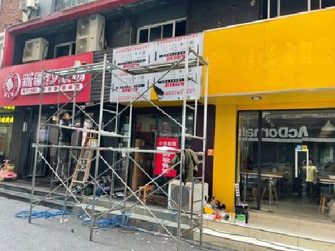 甘孜制作广告招牌如何避免它发黄？